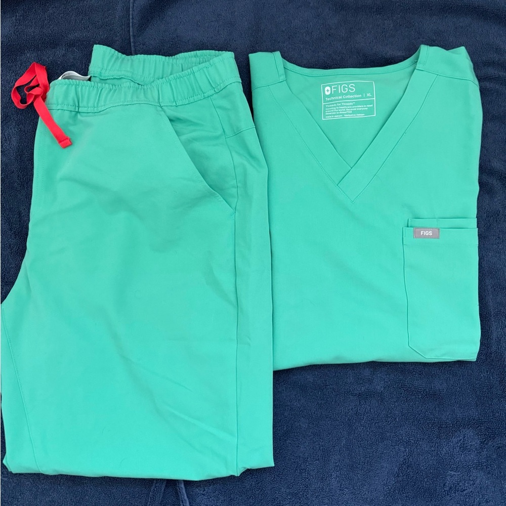 Figgs Tansen Scrub Set